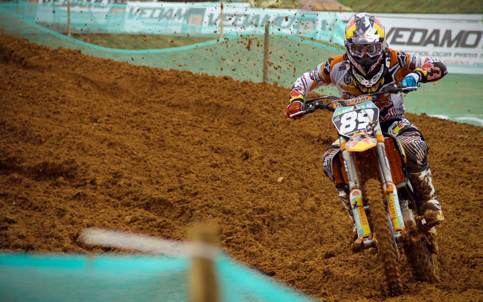 厄德高穿针引线，巴西战术机器全面压制加拿大